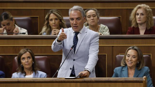 El diputado del PP Elías Bendodo durante la sesión de control este miércoles en el Congreso.