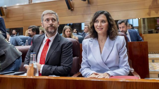 Isabel Díaz Ayuso junto a su portavoz Miguel Ángel García Martín durante el Debate sobre el Estado de la Región.