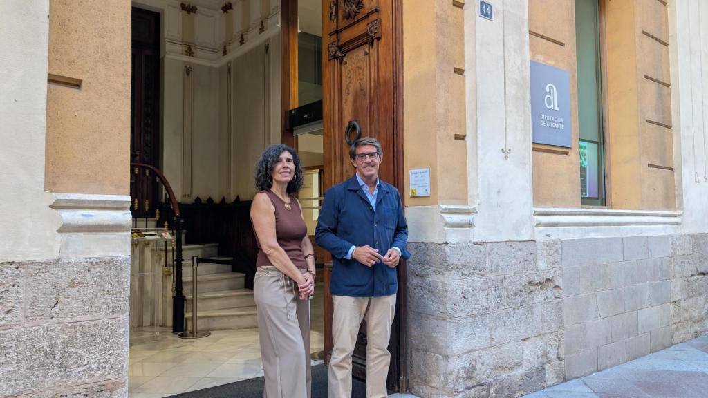 Cristina Martínez y Juan de Dios Navarro, este miércoles en Alicante.