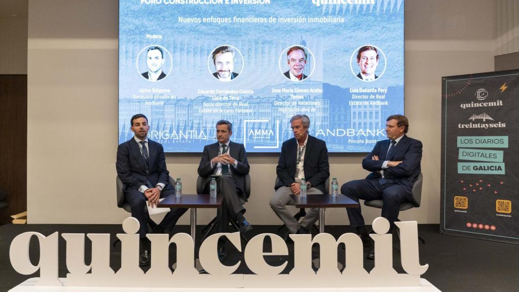 Participantes del sector financiero en la mesa sobre inversiones inmobiliarias en el foro de 'Quincemil'.