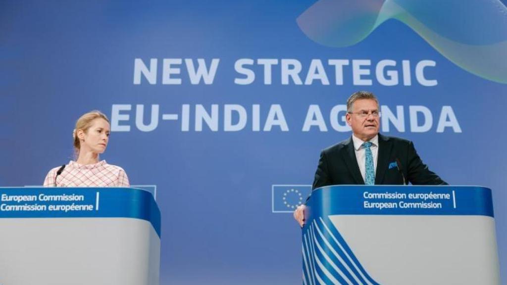 Kaja Kallas, Alta Representante de la Unión para Asuntos Exteriores y Política de Seguridad de la CE, junto a Maroš Šefčovič, comisario de Comercio y Seguridad Económica.