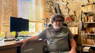 Àlex Torío, el profesor que deja la educación con tristeza y enfado tras 30 años.