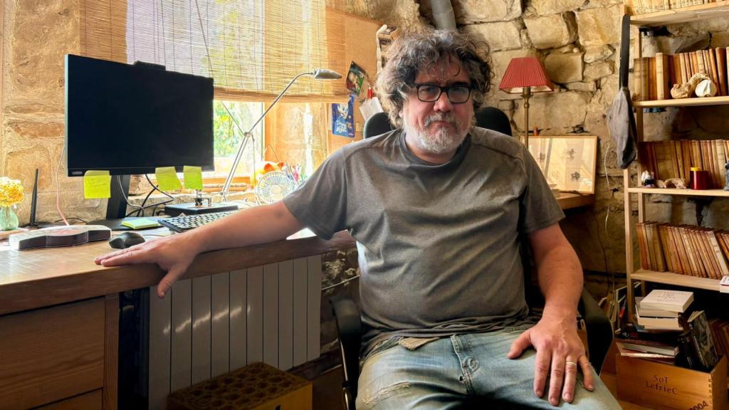 Àlex Torío, el profesor que deja la educación con tristeza y enfado tras 30 años.