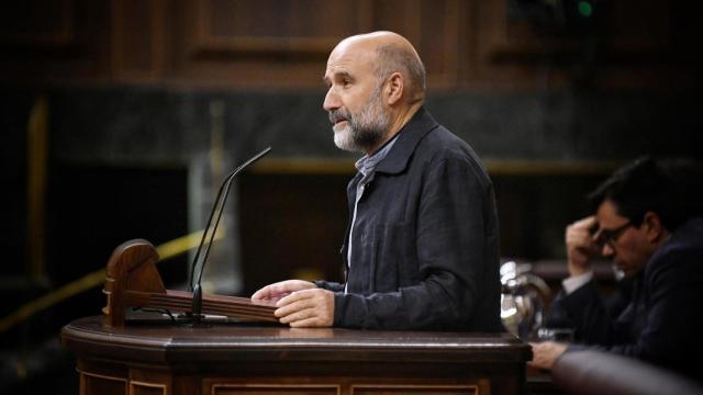 El diputado del BNG Néstor Rego, durante una sesión plenaria en el Congreso de los Diputados, a 16 de septiembre de 2025, en Madrid.