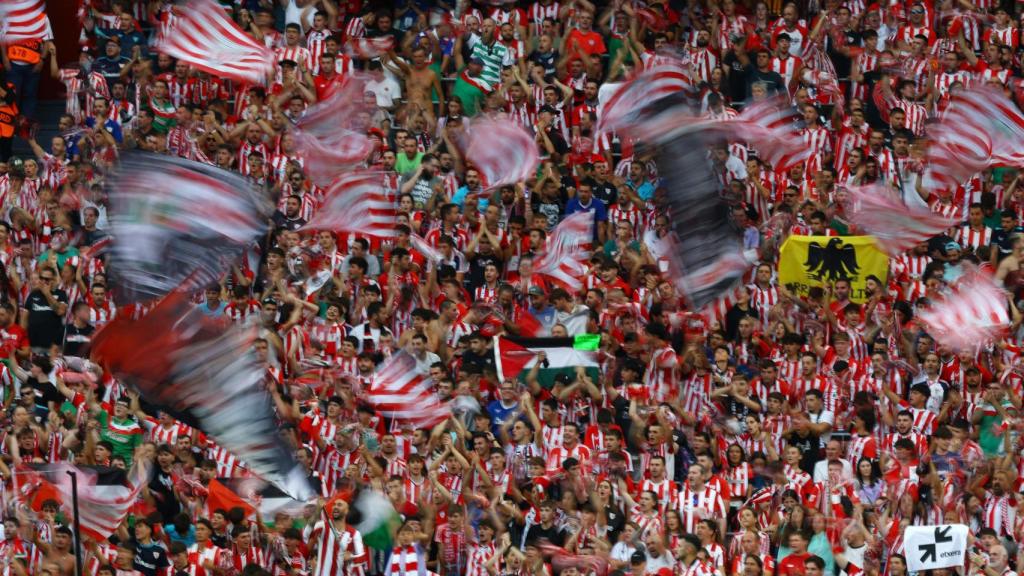 La afición del Athletic Club, en San Mamés.
