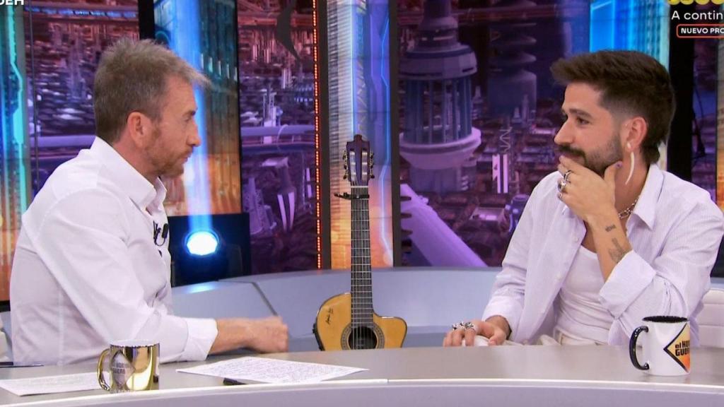 Pablo Motos y Camilo en 'El Hormiguero'.