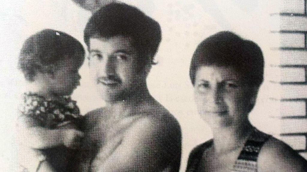 José Fonfría, alias 'Ricardo', con su mujer y su hija en 1976, tras ser puesto en libertad.