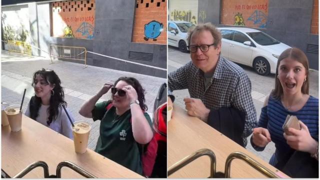 Varios usuarios pidiendo café en la cafetería viral de Valencia.