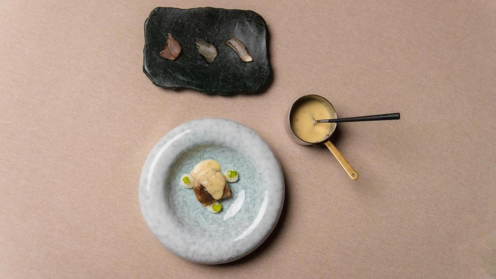 Costa: mero, mantequilla y suero.