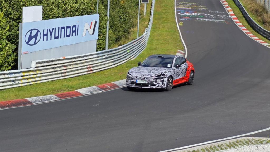 El Xiaomi YU7 GT circulando por el Nürburgring