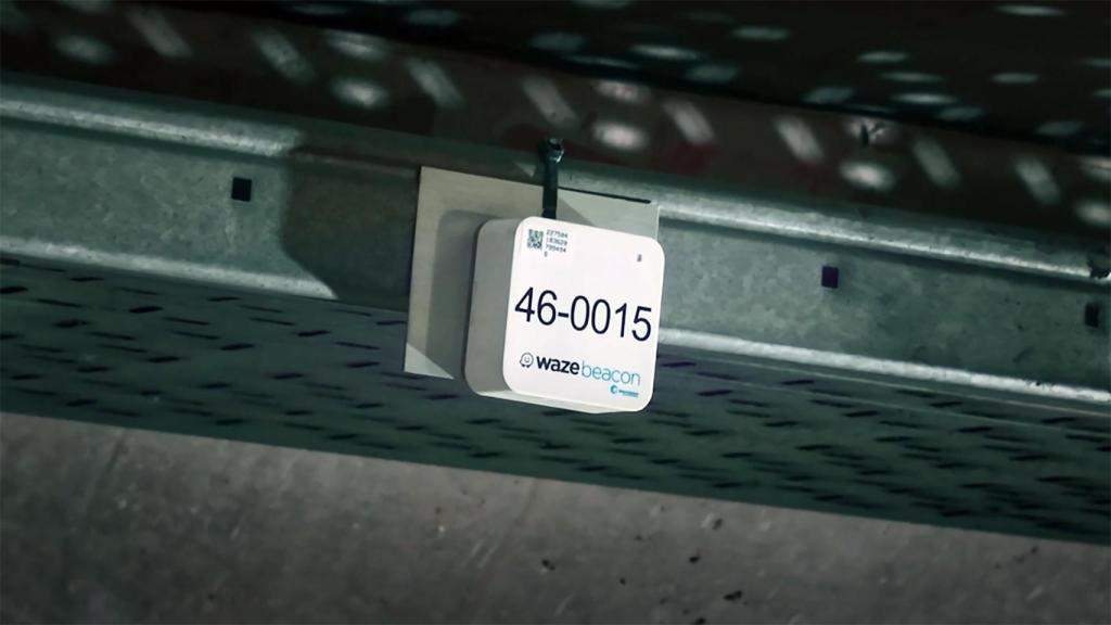 La baliza Waze en la M30