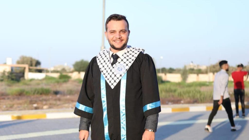 Mohammed se graduó como farmacéutico en Gaza.