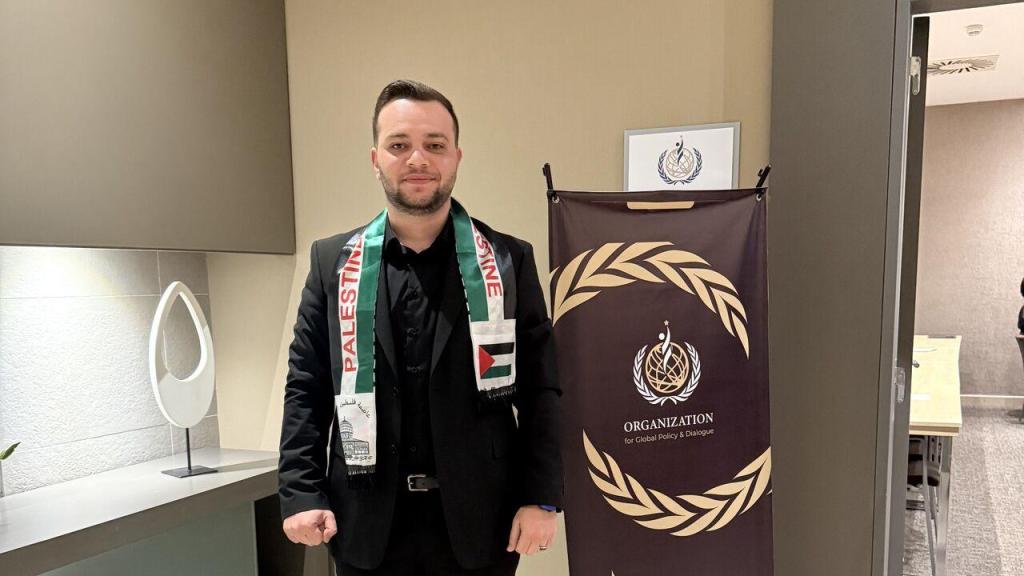 Mohammed tiene 28 años y huyó de Gaza en febrero de 2024.