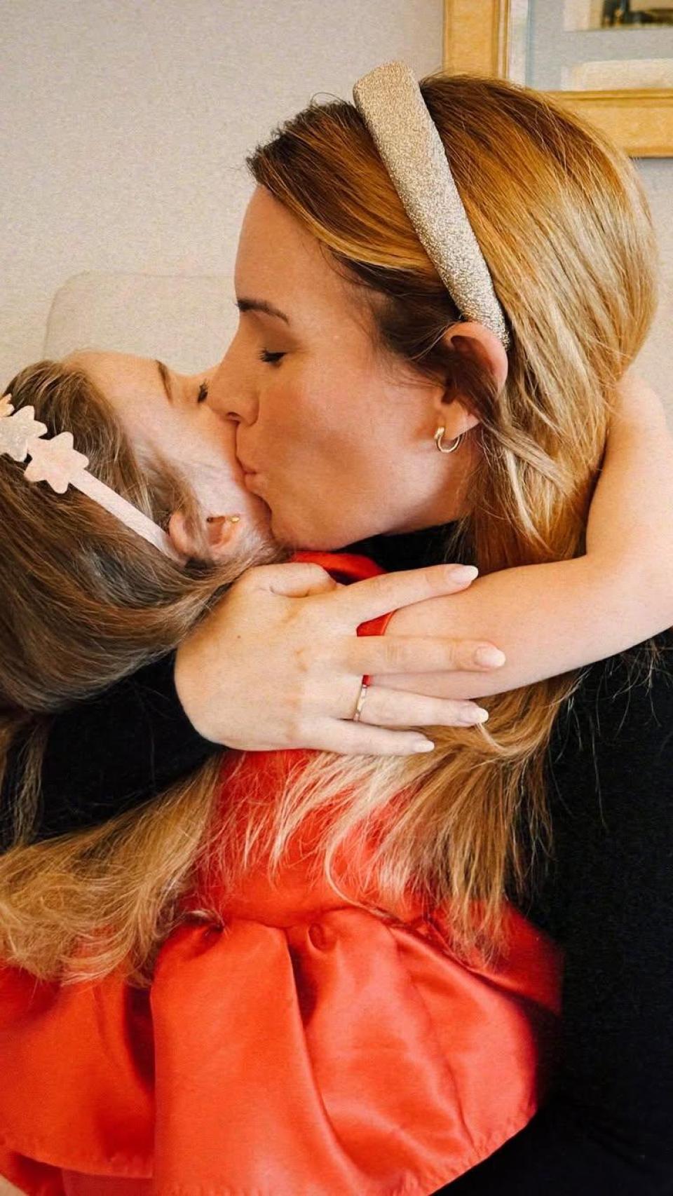 Edurne, junto a su hija, Yanay, en una imagen de sus redes sociales.