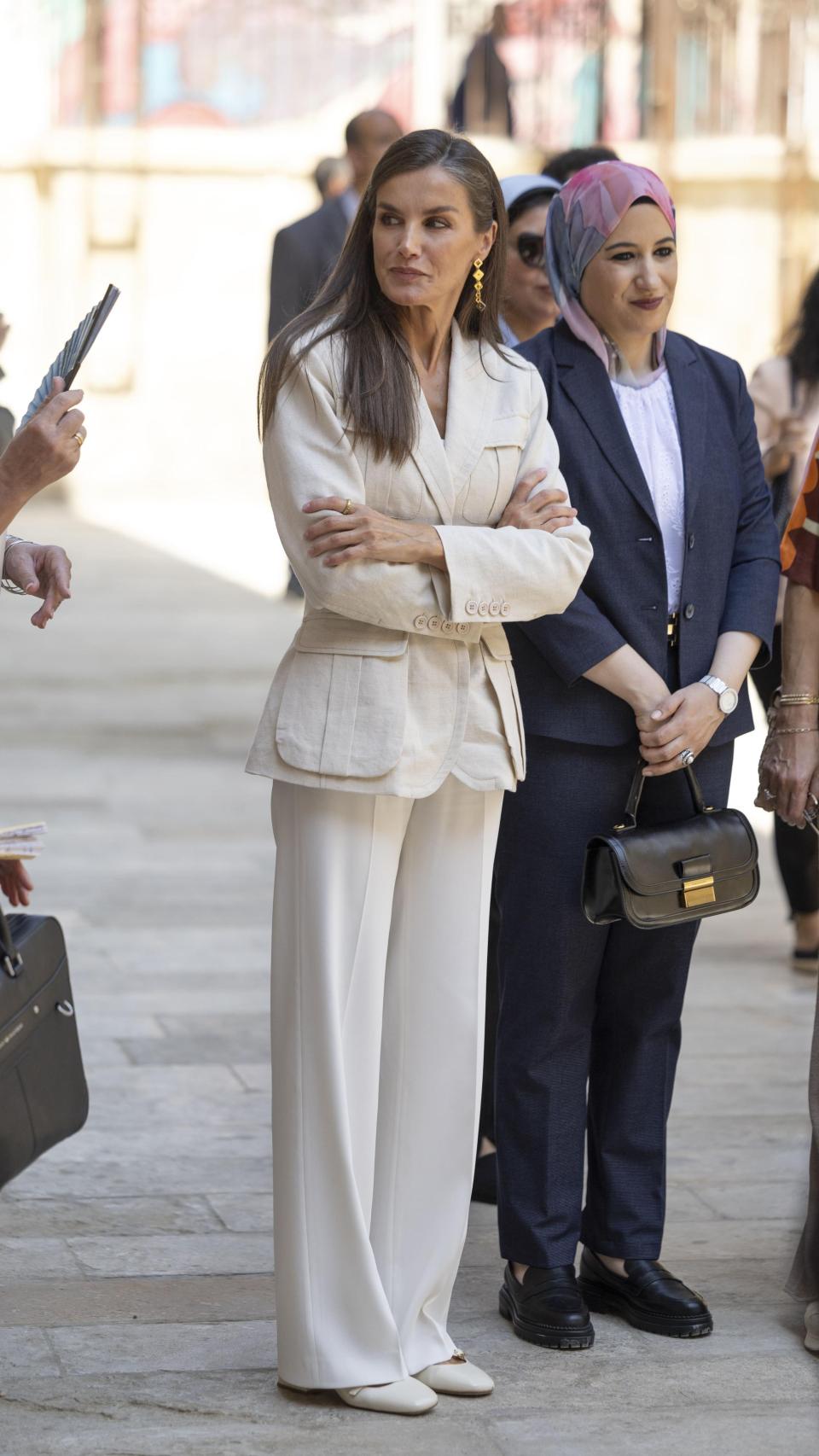 La reina Letizia junto a la primera dama de Egipto en El Cairo este jueves por la mañana.