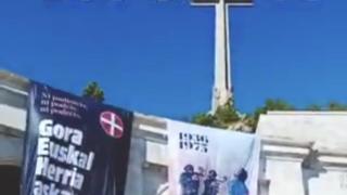 Sortu despliega en el Valle de los Caídos dos pancartas honrando a los etarras fusilados 'Txiki' y Otegui: Ni pudisteis ni podréis