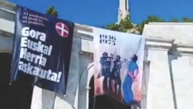 Sortu despliega en el Valle de los Caídos dos pancartas honrando a los etarras fusilados 'Txiki' y Otegui: Ni pudisteis ni podréis