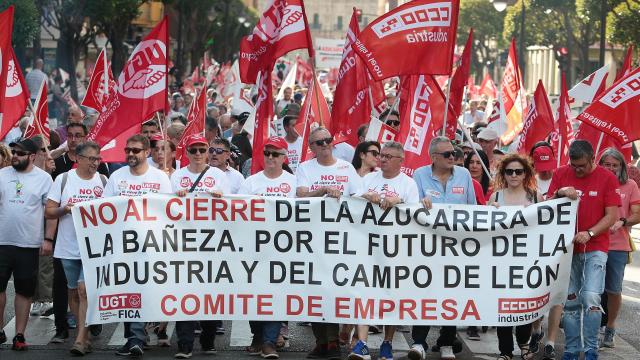 Una manifestación para impedir el cierre de la planta de Azucarera de La Bañeza