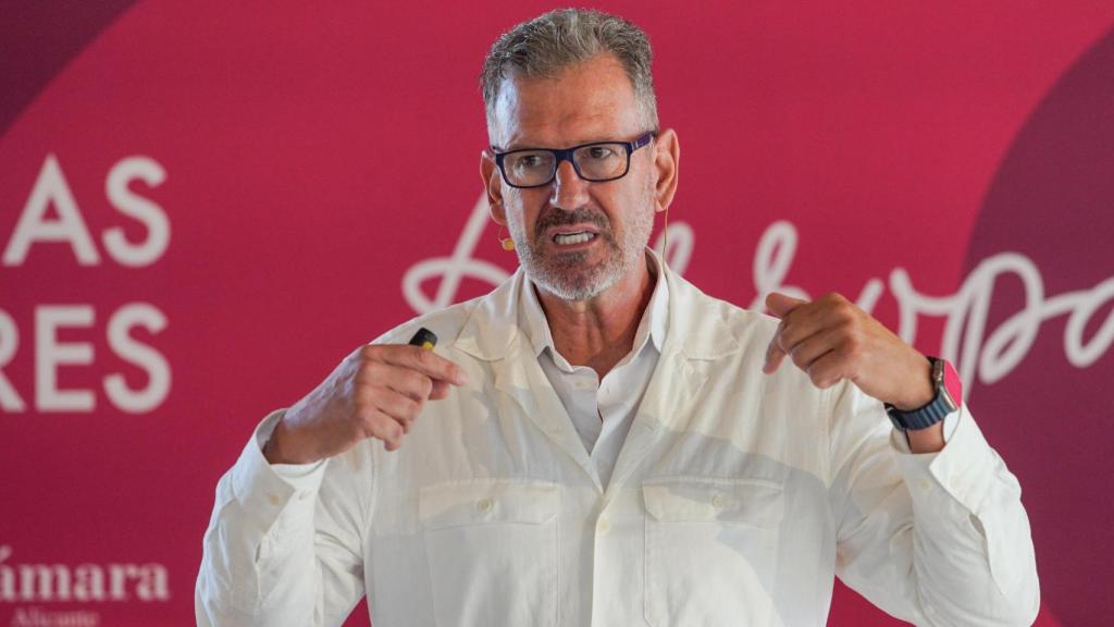 Julio de la Iglesia, el jefe de los TEDAX en el Cámara Business Club de Alicante.