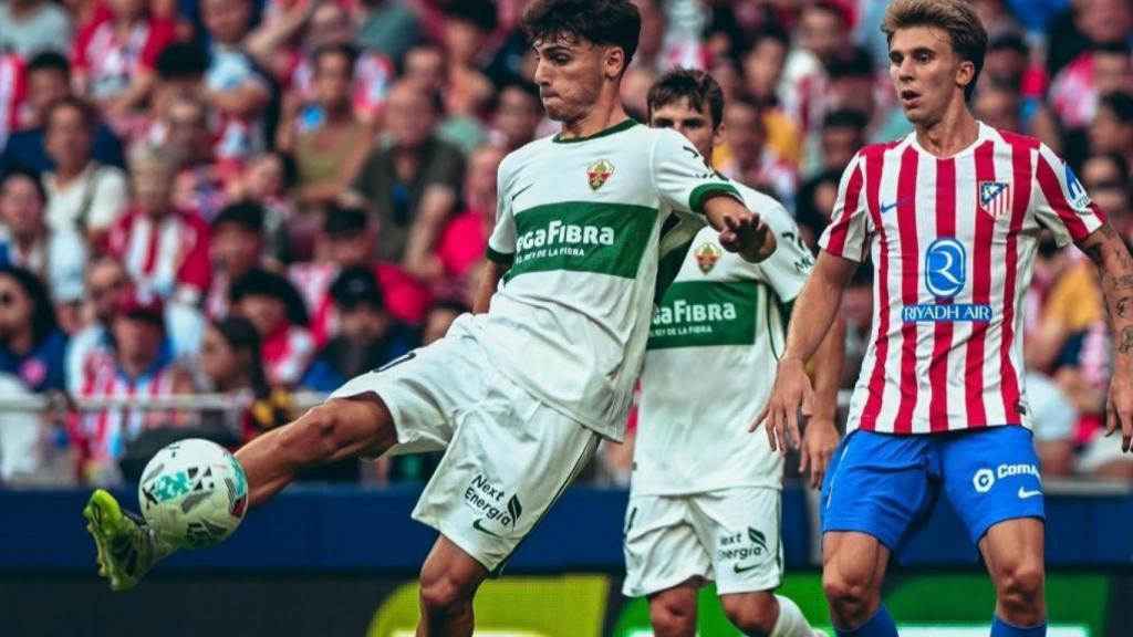 Rodrigo Mendoza en el partido contra el Atlético de Madrid.