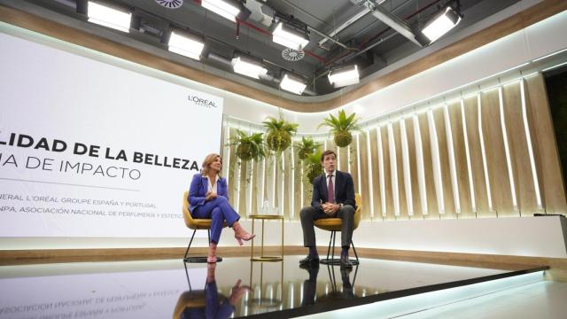 Val Díez, directora general de Stanpa y Javier López Zafra, secretario del Consejo y Director Legal y de Relaciones Institucionales de L'Oréal España y Portugal.