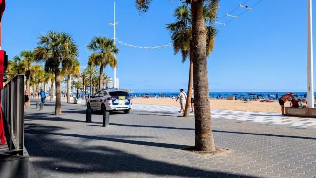 Una coche de la Policía Nacional de Benidorm este jueves.