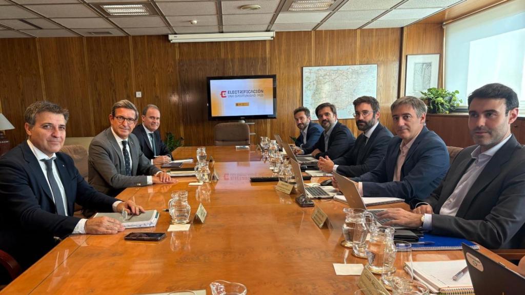 Fotografía del encuentro en el que se ha presentado el borrador de planificación eléctrica a Andalucía.
