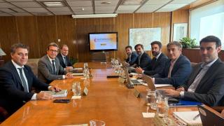 Fotografía del encuentro en el que se ha presentado el borrador de planificación eléctrica a Andalucía.