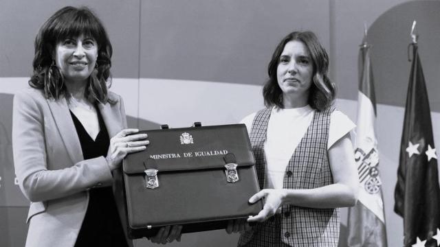 La ministra de Igualdad y su predecesora, Irene Montero, en noviembre de 2023.