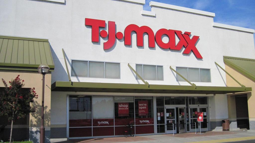 TJ Maxx en Manitowoc, WI, poco después de su apertura.