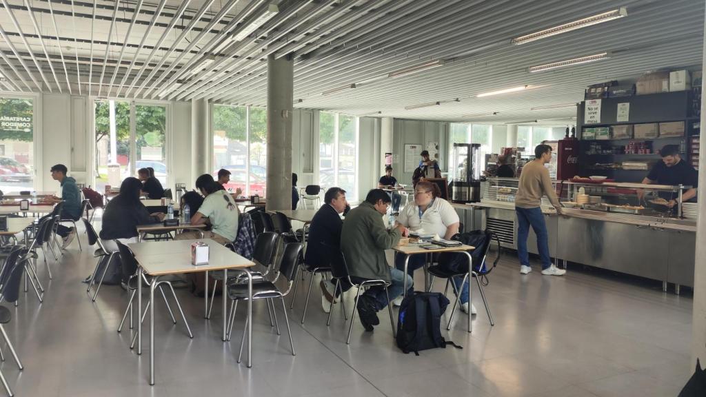 Cafetería del campus de Ferrol.
