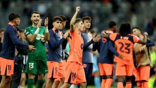 Los jugadores del Barça celebran la victoria contra el Newcastle.