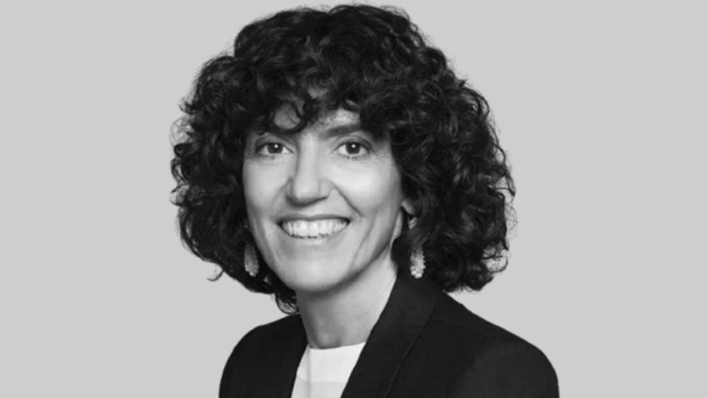 Posado de la nueva presidenta y CEO de la firma.