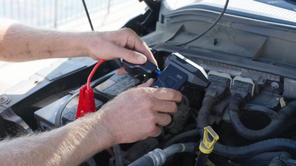 El Mate51 permite arrancar un coche cuando la batería está descargada