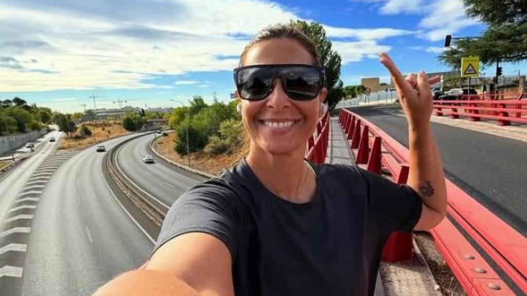 Nuria Roca, paseando por la Casa de Campo.