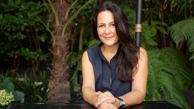 La científica gallega Catalina Fernández de Ana Portela posa para ENCLAVE ODS en el Hotel Santo Mauro de Madrid.