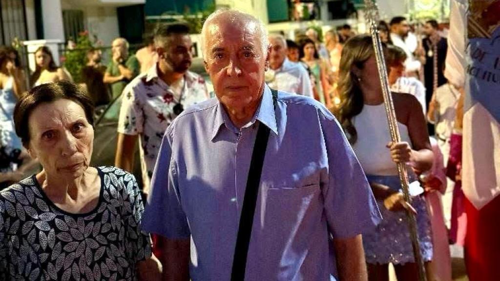 Una imagen de Manolo y Remedios este verano en las fiestas del pueblo.