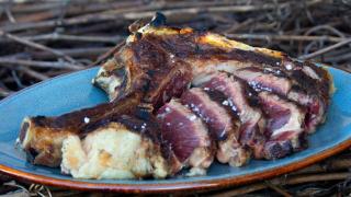 Karlos Arguiñano, fascinado con esta parrilla vasca donde comerás como Dios manda: un menú de 9 platos por 40 euros