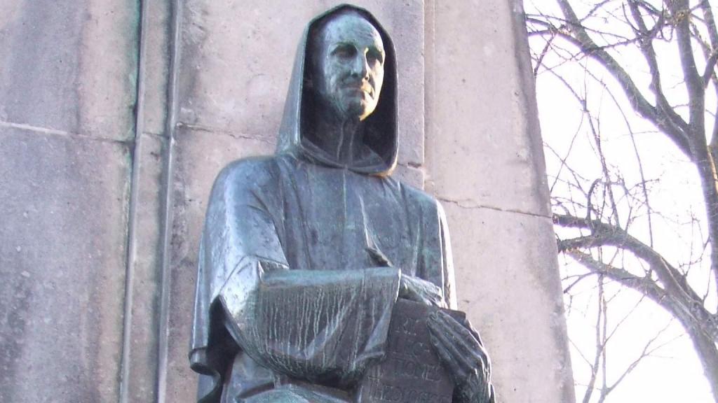 Estatua de Francisco de Vitoria en el monumento a Santo Domingo de Guzmán en Burgos.