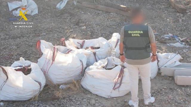 Material de hierro recuperado por la Guardia Civil en Huelva.