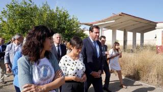 La ministra de Igualdad, Ana Redondo; la de Vivienda y Agenda Urbana, Isabel Rodríguez; y el titular de Transportes y Movilidad Sostenible, Óscar Puente, visitan los terrenos del acuartelamiento de ‘La Rubia’, en Valladolid.