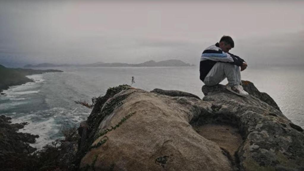 Captura del videoclip de 'Voltarei'.