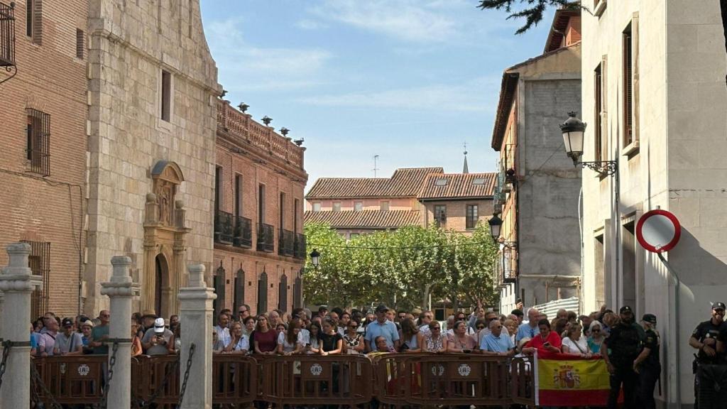La manifestación contra Sánchez en la Universidad de Alcalá de Henares.