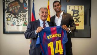 Joan Laporta, junto a Marcus Rashford, uno de sus fichajes, en el día de su presentación.