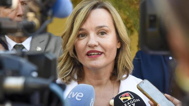 Pilar Alegría en su visita a la Escuela Infantil de Almudévar