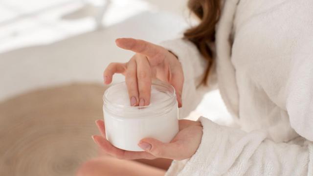 Esta crema reparadora de Garnier, enriquecida con ácido hialurónico y ácido cítrico, se conseguir a 6.74 dólares en Walmart Estados Unidos.