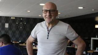 Jose Seoane responsable de la cafetería de Derecho de A Coruña.