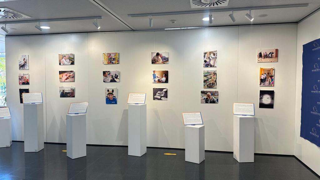 Imagen de la exposición 'Parálisis cerebral y envejecimiento' expuesta en el Centro Cívico Canal de Castilla