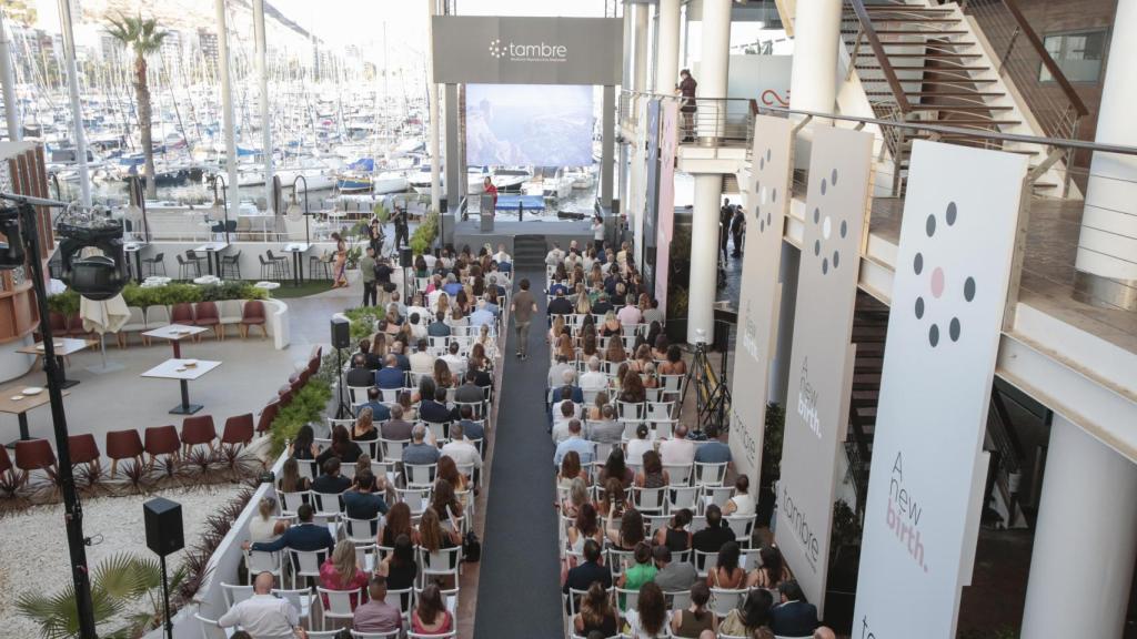 La acogida de la inauguración de la Clínica Tambre en Alicante desbordó todas las previsiones.