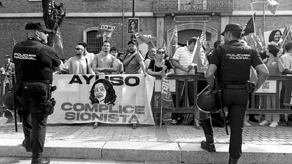 Protesta propalestina y contra Isabel Díaz Ayuso.